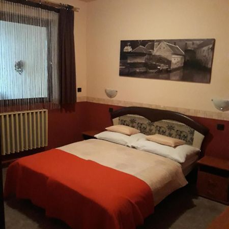 Fonix Panzio Hotel Pápa Exterior foto