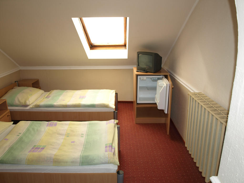 Fonix Panzio Hotel Pápa Cameră foto