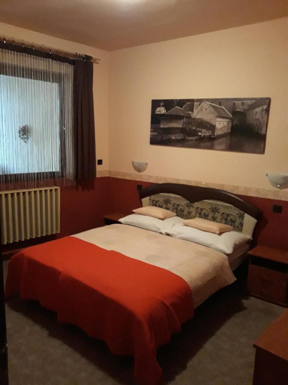 Fonix Panzio Hotel Pápa Exterior foto
